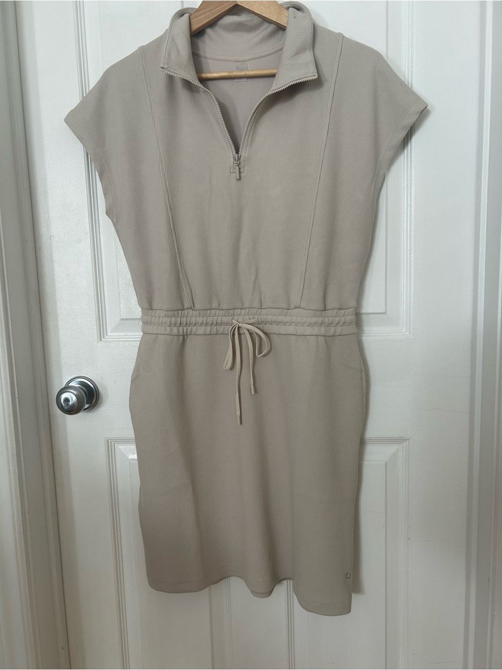 Casual Short Sleeve Drawstring Dress NWT Small